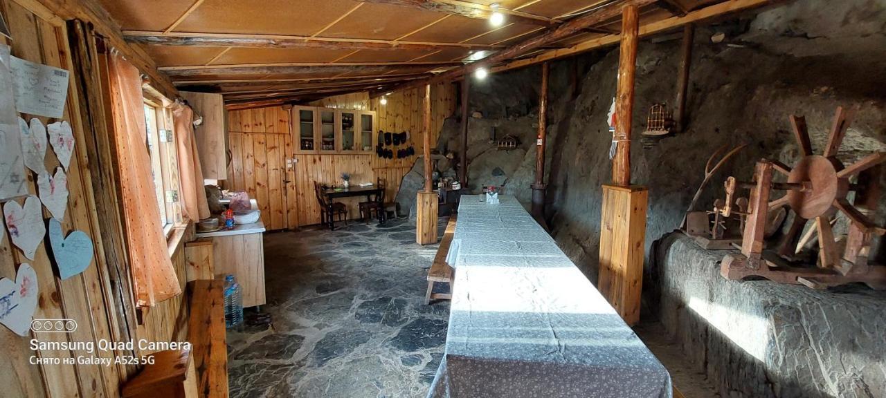 Guest House Tsasne Omalo Exterior photo