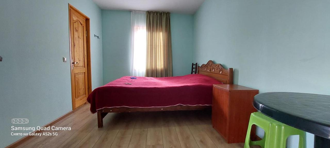 Guest House Tsasne Omalo Exterior photo
