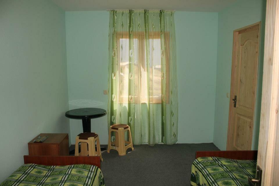 Guest House Tsasne Omalo Exterior photo